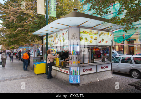 Neue Döner Fast-Food Grill Stand Kiosk entlang Na Prikope Straße Neustadt Prag Tschechische Republik Europa Stockfoto