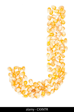 J, Alphabet aus Bio-Mais Bohnen trocknen auf weiß Stockfoto