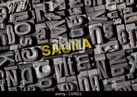 Alten führen Buchstaben das Wort "SAUNA" Stockfoto