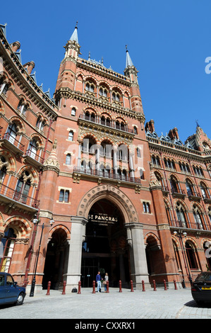 Bahnhof St. Pancras und London St Pancras Renaissance Hotel St Pancras International, London, England, Großbritannien, UK Stockfoto