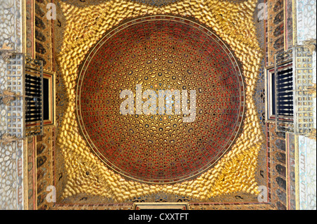 Deckendekorationen, Sala de Los Embajadores, Botschafter der Halle, in der die maurische Königspalast Real Alcazar Stockfoto