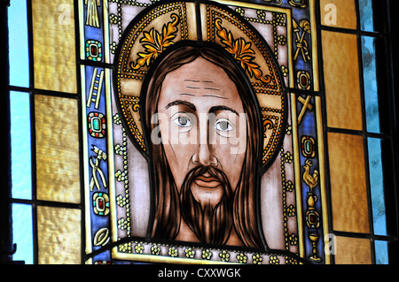 Jesus-Portrait, moderne Glasmalerei in einer Kapelle, Castillo de Santa Catalina, einer gotischen Burg in Jaén, Provinz Jaén Stockfoto