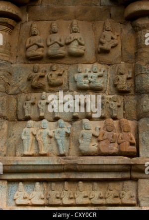 Fels schneidet Flachrelief auf Brihadishwara-Tempel Wand, Gangaikondacholapuram, Indien Stockfoto