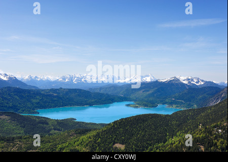 Blick vom Mt Hirschkopfhoernl auf See Walchensee und das Wettersteingebirge, Jachenau, Tölzer Land/Region, Isarwinkel region Stockfoto