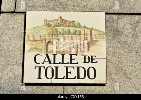 Gekachelte Straßenschild, Calle de Toledo, Madrid, Spanien, Europa Stockfoto