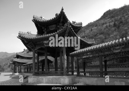 Eine Pagode-Schrein in der Juyongguan pass Abschnitt der chinesischen Mauer, Changping Provence, China, Asien. Stockfoto