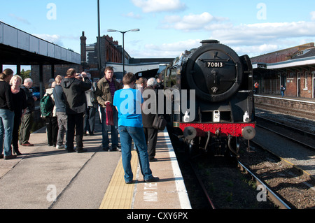 Dampf-Lokomotive "Oliver Cromwell" am Strauch Hill Station, Worcester, Großbritannien Stockfoto