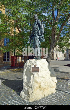 Irish Gardisten Memorial Statue, High Street, Windsor, Berkshire, England, Vereinigtes Königreich Stockfoto