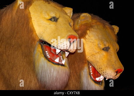 Löwen der Göttin Sri Durga Devi.Lions Skulptur Closeup Ansichten aus dem Hindu-Tempel-Festival in Kerala in Indien. Stockfoto