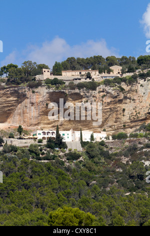 Puig de Randa Mallorca Mallorca Balearen Heiligtümer Nostra Senyora de Gràcia und Nostra Senyora de Cura auf Hügel Stockfoto