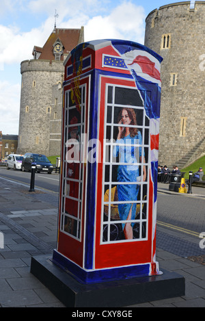 Timmy Mallet Royal Telefon Box, High Street, Windsor, Berkshire, England, Vereinigtes Königreich Stockfoto