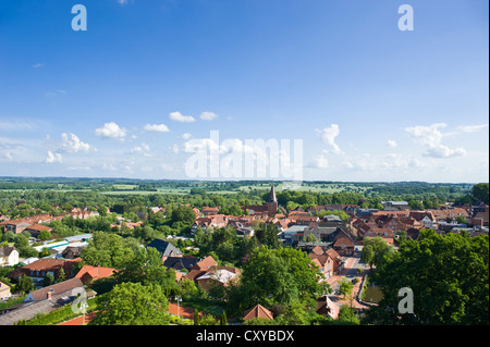 Blick auf Lütjenburg aus Bismarckturm Tower, Lütjenburg, Ostsee, Schleswig-Holstein Stockfoto