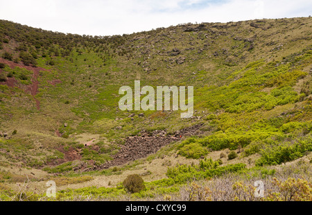 Capulin Vulkan National Monument, New Mexico Besucher auf Krater Vent Trail. Stockfoto