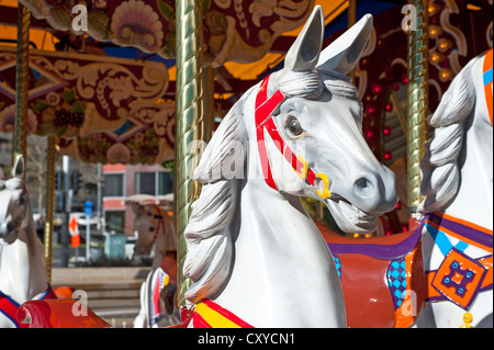 Altes Karussell mit Pferden, Detailansicht Stockfoto