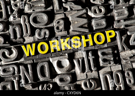 Alten führen Buchstaben das Wort WORKSHOP Stockfoto