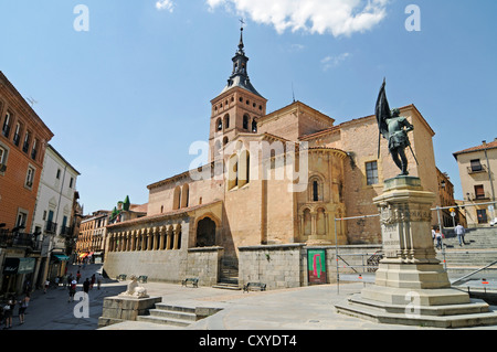 Kirche San Martin, Plaza San Martin, quadratisch, Statue von Juan Bravo, Segovia, Kastilien und León, Spanien, Europa, PublicGround Stockfoto