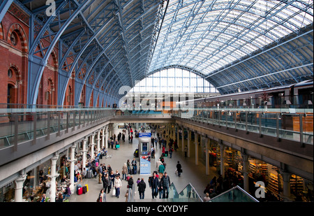 England. London. Innenraum der St. Pancras International Station. Stockfoto