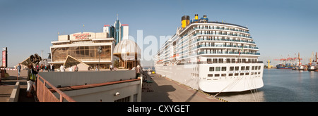 Kreuzfahrtschiff "Costa Atlantica" in den Hafen von Odessa Stockfoto