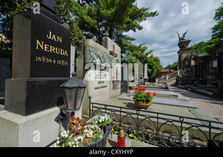 Grab von Jan Neruda, tschechischer Journalist, Schriftsteller und Dichter, Vyoeehrad Friedhof, Prag, Tschechische Republik, Europa Stockfoto