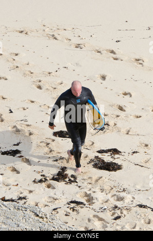 Surfer am Strand in Surfers Point, Prevelly, Margaret River, Western Australia Stockfoto