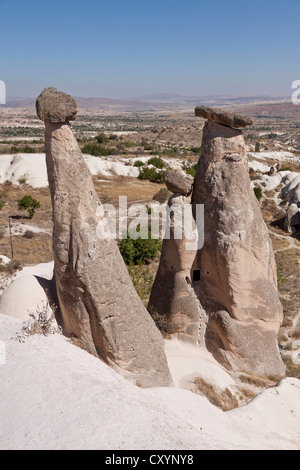 Die Felsformation der drei Schönheiten am Stadtrand von Urgup, Kappadokien, Türkei. Stockfoto