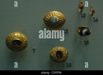 Etruskischen Goldschmuck. Ringe. 350-300 V.CHR. Aus einem Grab in der Nähe von Tarquinia. British Museum. London. England. Vereinigtes Königreich. Stockfoto