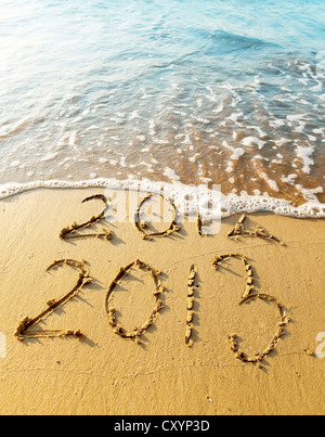 Neujahr 2013 ist Konzept - Inschrift 2013 auf einem Strandsand gekommen. Stockfoto