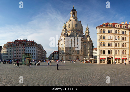 Abend Stimmung in der Innenstadt mit der Frauenkirche, Dresden, Sachsen, PublicGround Stockfoto