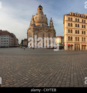 Abend Stimmung in der Innenstadt mit der Frauenkirche, Dresden, Sachsen, PublicGround Stockfoto