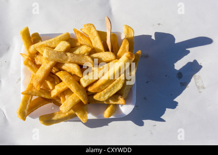 Teil der Chips auf dem Papier im freien Stockfoto
