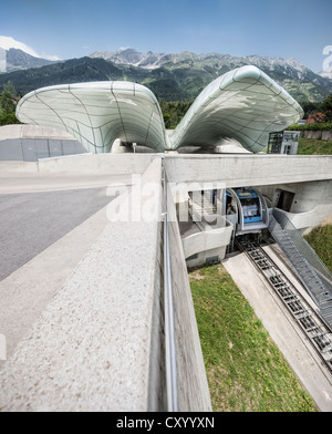 Hungerburgbahn, Hybrid-Standseilbahn, Bergstation am Kongress, erbaut von dem berühmten Architekten Zaha Hadid, Innsbruck, Tirol Stockfoto