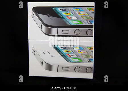 Verpackungskästen für iPhone 4 schwarz / weiß s Stockfoto