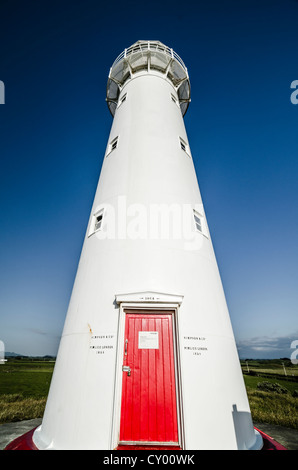 Weißen Leuchtturm, Cape Egmont, Nordinsel, Neuseeland Stockfoto