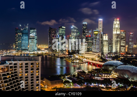 Skyline bei Nacht, Financial District, central Business District Marina Bay, Singapur, Südostasien, Asien Stockfoto