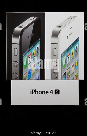 iPhone 4 s-Boxen für weiß und schwarz Handys Stockfoto