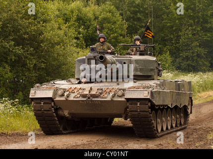 Leopard 2 A4 Kampfpanzer der finnischen Armee. Stockfoto