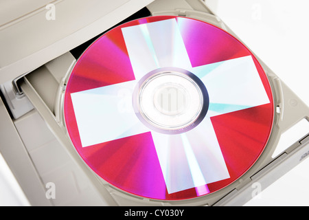 CD mit Schweizer Kreuz, symbolisches Bild für Schweizer Bankdaten Stockfoto