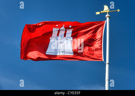 Flagge von Hamburg flattern im wind Stockfoto