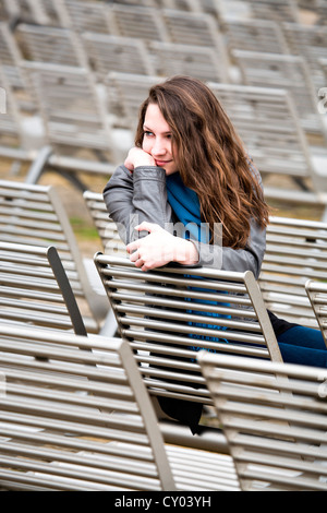 Teenager-Mädchen, 15 Jahre, in ein open-air-Theater, Bad Staffelstein, Bayern Stockfoto