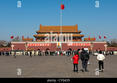 Tiananmen-Platz, Blick auf das Tiananmen-Tor am Eingang der verbotenen Stadt, Peking, China, Asien Stockfoto