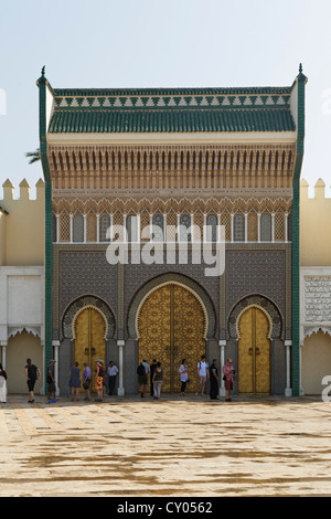 Königlicher Palast Dar El Makhzen, Fès oder Fez, Fès-Boulemane, Marokko, Maghreb, Nordafrika, Afrika Stockfoto