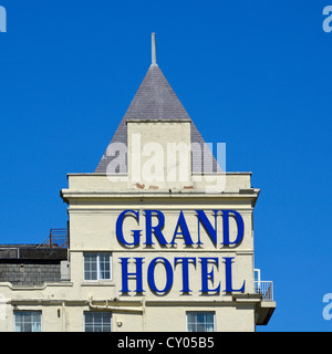 Nahaufnahme von Zeichen auf der Grand Hotel im Badeort Llandudno Conwy County Borough North Wales UK Stockfoto