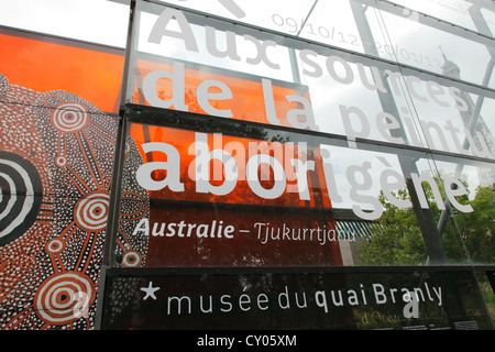 Musée du Quai Branly in Paris - Ausstellung von Gemälden der Aborigines in Paris (10.09.2012 - 20.01.2013) Stockfoto