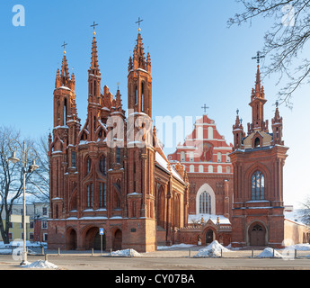 St. Anna und St. Francis und St. Bernardino Kirchen - ein Meilenstein in der Hauptstadt Litauens Vilnius Stockfoto