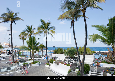 Playa de Martianez, entworfen von Cesar Manrique, Puerto De La Cruz, Teneriffa, Kanarische Inseln, Spanien, Europa Stockfoto