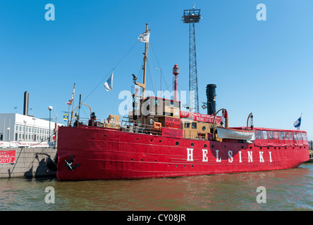 Das Feuerschiff-Café und Restaurant angedockt im Hafen von Helsinki unweit des Marktplatzes, Helsinki, Finnland Stockfoto