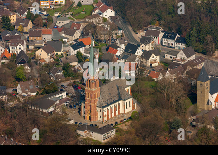 Luftbild der Innenstadt mit der Kirche, Froendenberg Ruhr, Ruhrgebiet, Nordrhein-Westfalen Stockfoto