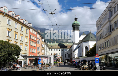 Burggraben und Hofkirche Kirche, Altstadt von Innsbruck, Tirol, Austria, Europe, PublicGround Stockfoto