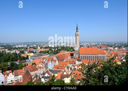 Landshut, Blick von Burg Trausnitz Burg über der Altstadt und der Pfarrkirche St. Martin, Niederbayern Stockfoto