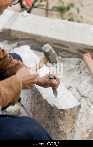 Arbeitnehmer und Konstruktion an das Kloster San Huang Zhai auf dem Song-Berg, China Stockfoto
